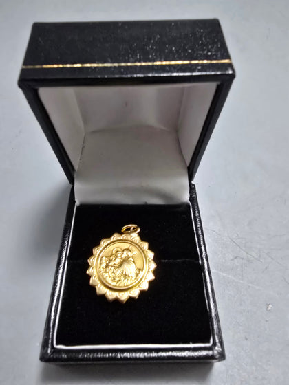 18ct Gold Mary & Jesus Charm/Pendant 750 2.9G