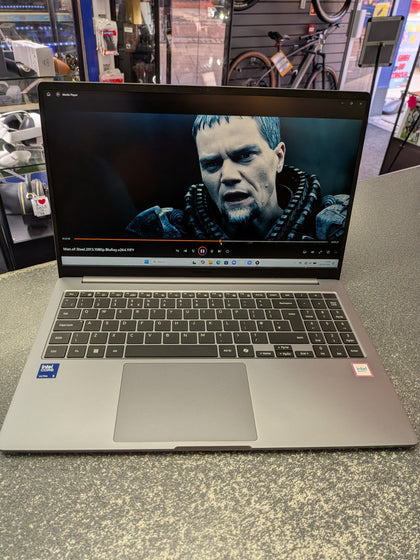 Samsung Book 5  Laptop Ultra 5 /16gb Ram/Win 11