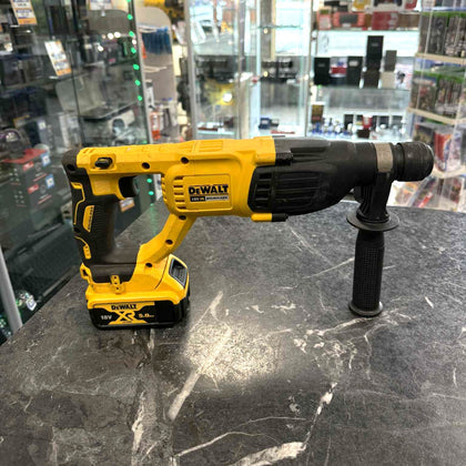 DeWALT DCH133 Cordless SDS Rotary Hammer Drill 18V + 5.0AH Battery