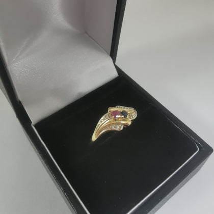 9K Gold Stunning Mossanite Ring, Pink, Black and Silver Stones - Size: O, 1.9Grams