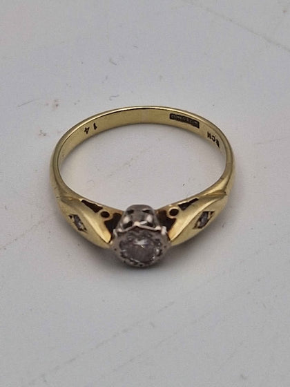 18ct Yellow Gold CZ Solitaire Dress Ring – Size J – 2.21 Grams