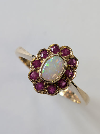 9ct Gold Red & multi coloured Stone Ring
