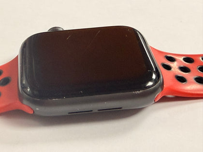 *Apple Watch Series 5 (Cellular) Silver Aluminium, 44mm