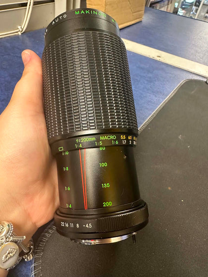Makinon MC 80-200mm f/4.5-5.5 Macro Lens