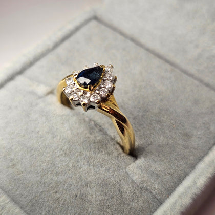 18ct Gold Ring with Diamond and Sapphire Size O