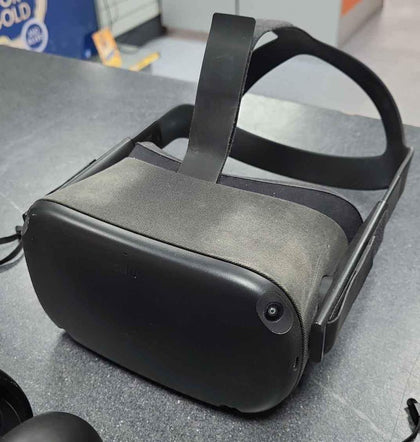 Oculus Quest 64GB VR Headset Used All-in-One Game System.