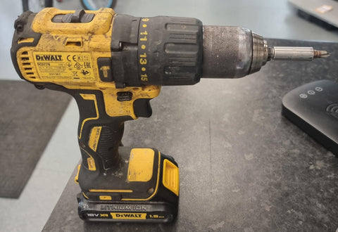 DeWalt DCD778 18V Keyless Combi Drill  +1.5ah battery