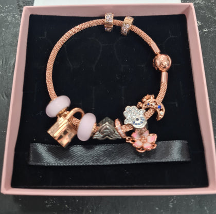 1 X PANDORA BRACELET, 5X PANDORA CHARMS