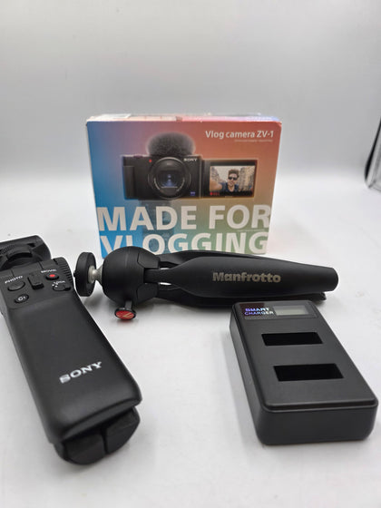 Sony Vlogging Camera Bundle Zv-1