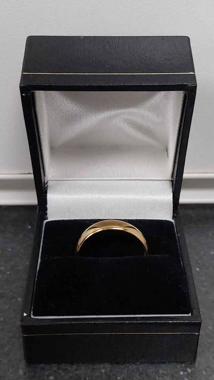 22K WEDDING BAND RING, SIZE 'Q', 5.1 GRAMS