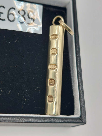 9k gold Hallmarked and stamped 375 pendent - 12.58grams - with box