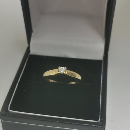 9CT Ladies gold ring , size K (375)