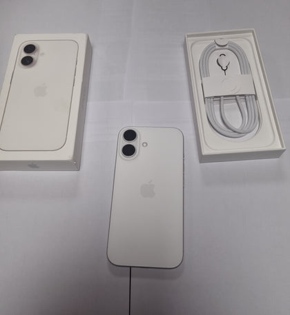 Apple iPhone 16.