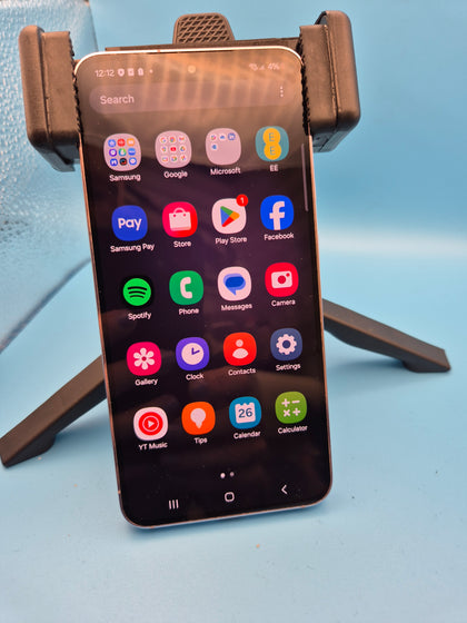 Samsung  Galaxy S23.