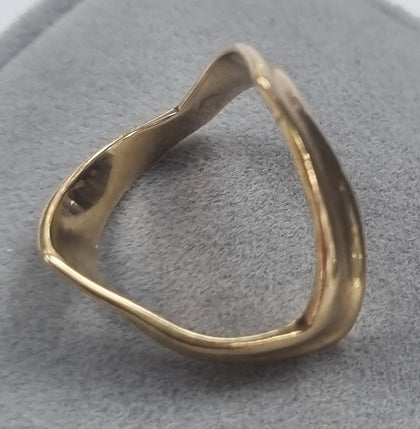 9ct Gold Wishbone Ring.