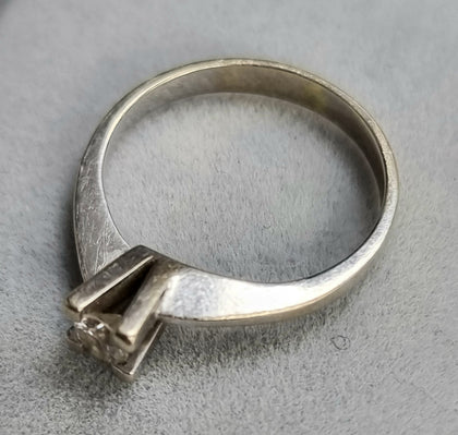 14ct White Gold Diamond Ring size K