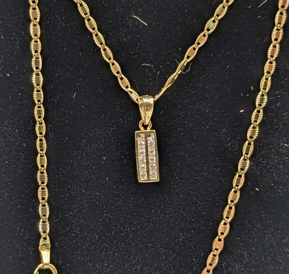14CT 585 HALLMRKED PENDANT W/STONES ON DIAMON-CUT VALENTINO LINK, 18