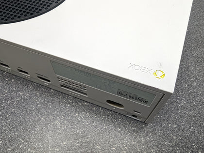 XBOX SERIES S 512GB DIGITAL CONSOLE WITH RAZER HEADSET PRESTON STORE.
