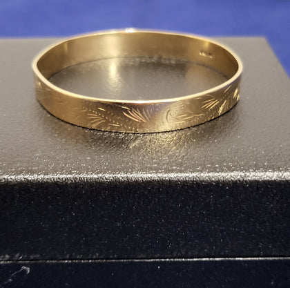 9ct Yellow Gold Patterned Bangle - 2