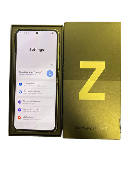 galaxy z flip 3  128GB *BOXED*