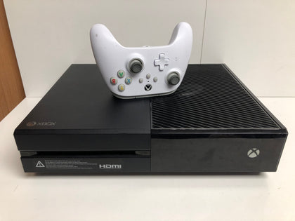 Xbox One 500GB Console with white controller