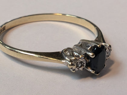 9CT GOLD DIAMOND  RING WITH BLACK STONE PRESTON STORE