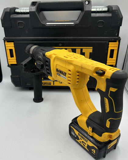 **collection only** DEWALT 18V XR DCH033 Brushless SDS Plus Hammer Drill with chager and 2 batterys + carry case
