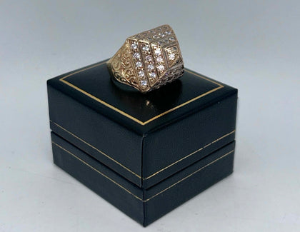 9CT YELLOW GOLD GEMSTONE PYRAMID RING 20.5G, SIZE:T/62, BOXED