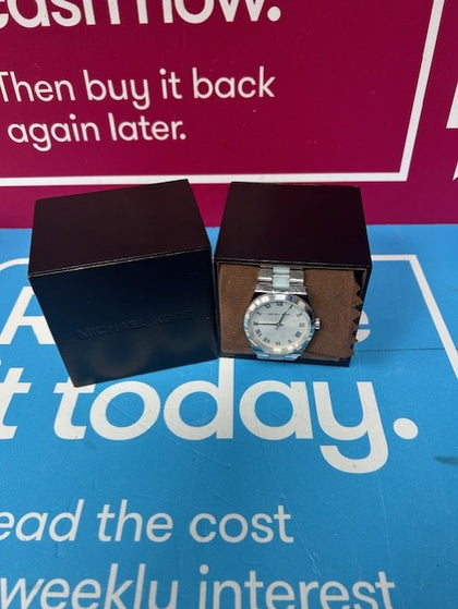 MICHAEL KORS WATCH SILVER **BOXED**.