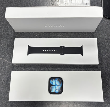 Watch Series 11 (GPS) S/M Strap -  Space Grey Aluminium - 42mm - Boxed