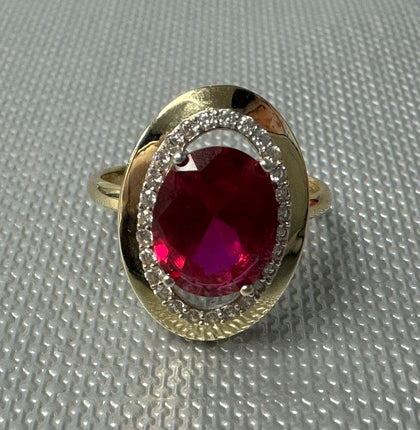 14ct Gold Red Stone Ring.