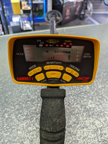 Garret Ace 250 Metal Detector