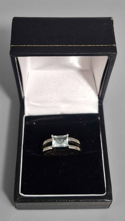 18CT White Gold Ring 5.9G Size M
