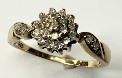 9ct gold cluster ring size S