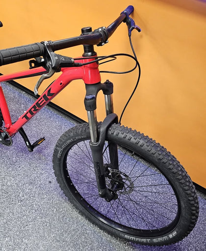 Trek Roscoe 6 Hardtail Mountain Bike 2019 - Red 15.5