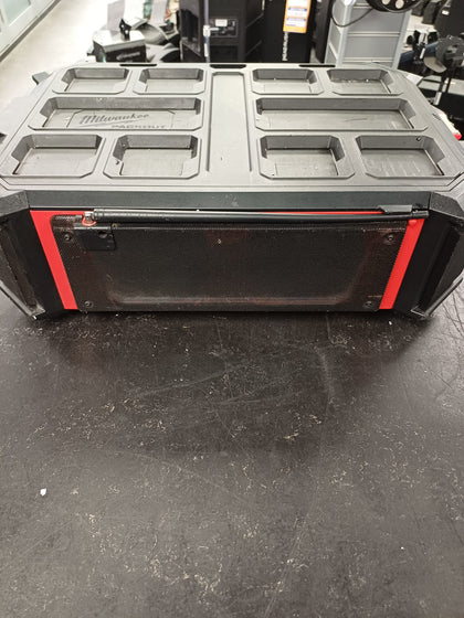 Milwaukee PACKOUT 230V or 18V DAB / AM / FM Site Radio
