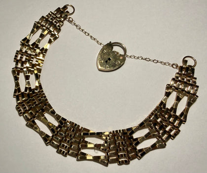 9ct Gold Gate Bracelet with Heart Clasp
