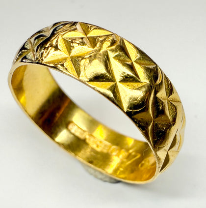 Vintage 22ct Yellow gold ring with pattern size L 1/2