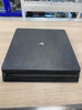 PS4 500GB Console + 2 PADS
