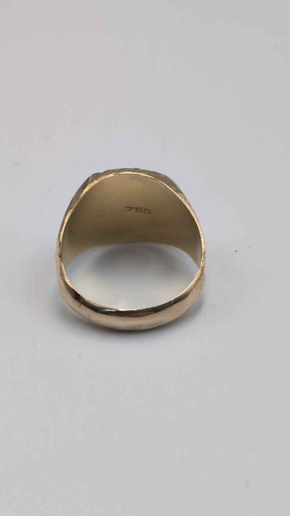 18CT Yellow Gold Mens Signet Ring With Engraved Pattern - 3.58 Grams - Size S