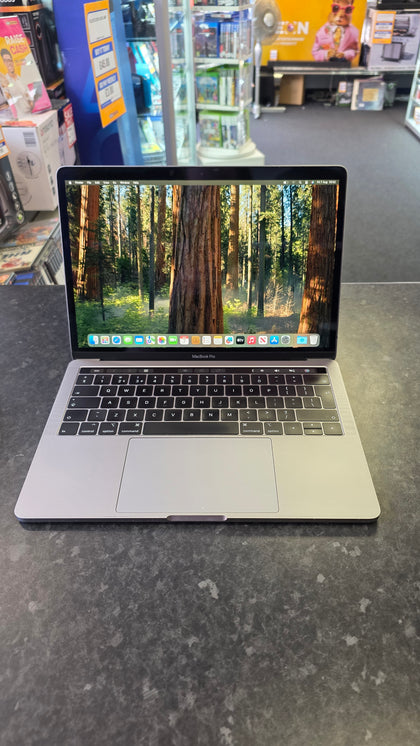 Apple MacBook 2018 Pro - i5 - 8GB - 256GB