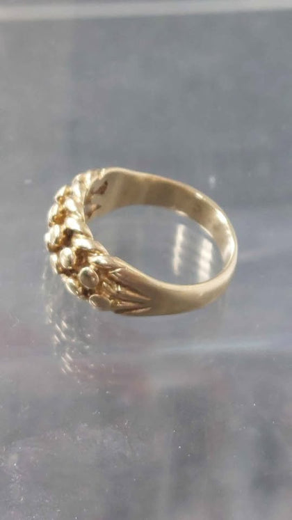 9CT GOLD keeper ring 5.4G hallmarked in very good condition size N