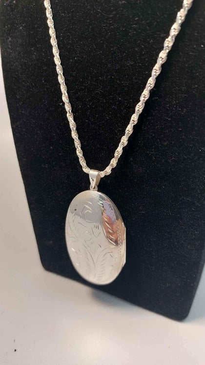 925 Sterling Silver Rope Chain Necklace With Opening Oval Locket Pendant - 32 Grams - 24