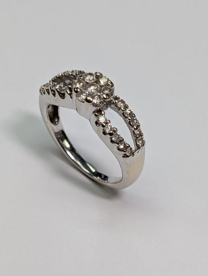 18ct White Gold Diamond Figure Of Eight Ring