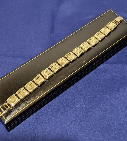 14ct Yellow Gold Textured Rectangular Link Bracelet - 8