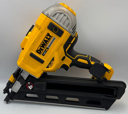 DeWalt DCN692 18V XR Brushless Framing Nailer & DeWalt 5Ah Battery & Charger unboxed
