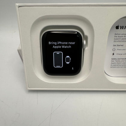 Apple Watch SE 2nd Gen 40mm GPS Silver with Blue Fabric Strap AW until 01/26