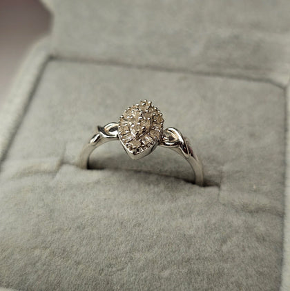 9ct White Gold Ring Size L 1/2