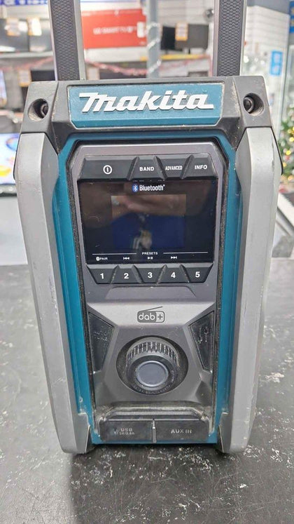 Makita mr007g dab BT radio.