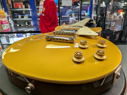 Gibson Les Paul Standard Gold Guitar & Hard Case